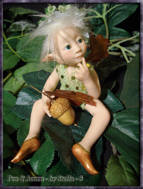 Baby Faerie Pen & Acorn back to gallery